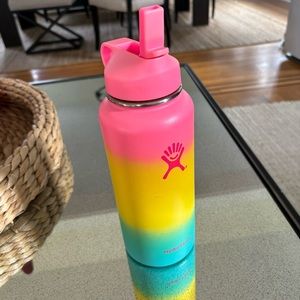Hawaiian rainbow 32oz hydro flask with straw lid
